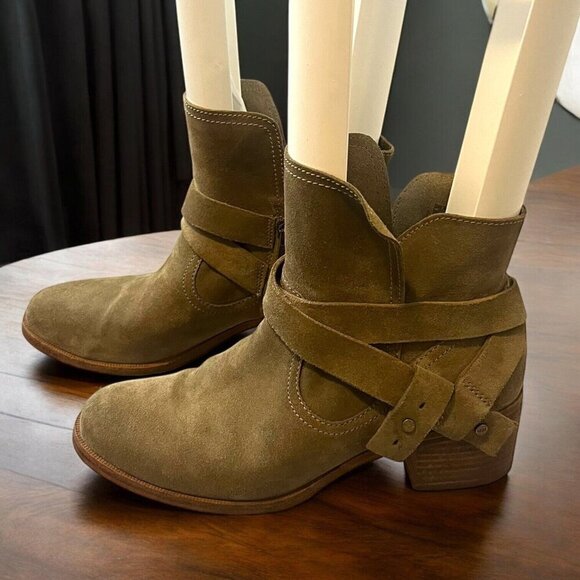 UGG Elora Women’s Suede Crisscross Strap Ankle boots booties sz 9 Beige Y2K - Picture 7 of 7